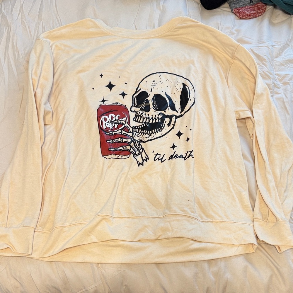 Cream Sweatshirt with Skull and Dr Pepper Graphic
